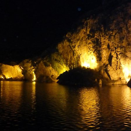 Varkiza'S Cottages Bagian luar foto