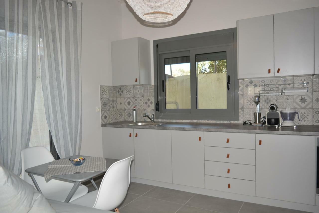 Varkiza'S Cottages Bagian luar foto