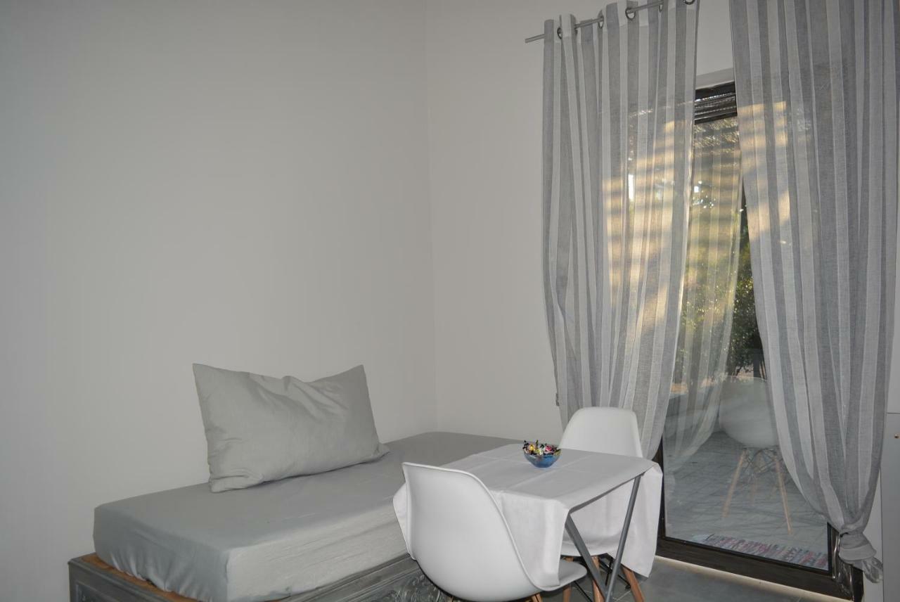 Varkiza'S Cottages Bagian luar foto