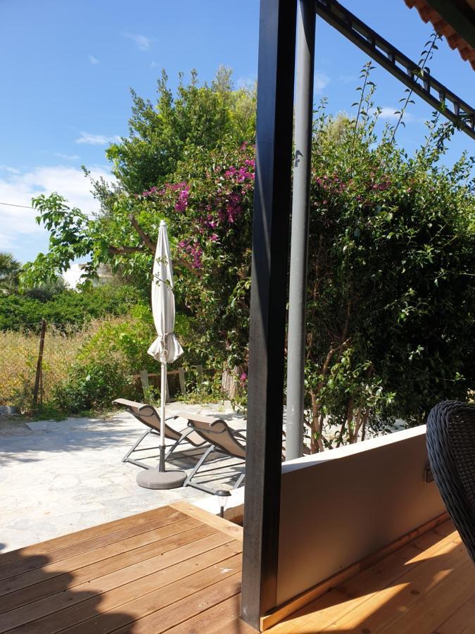 Varkiza'S Cottages Bagian luar foto